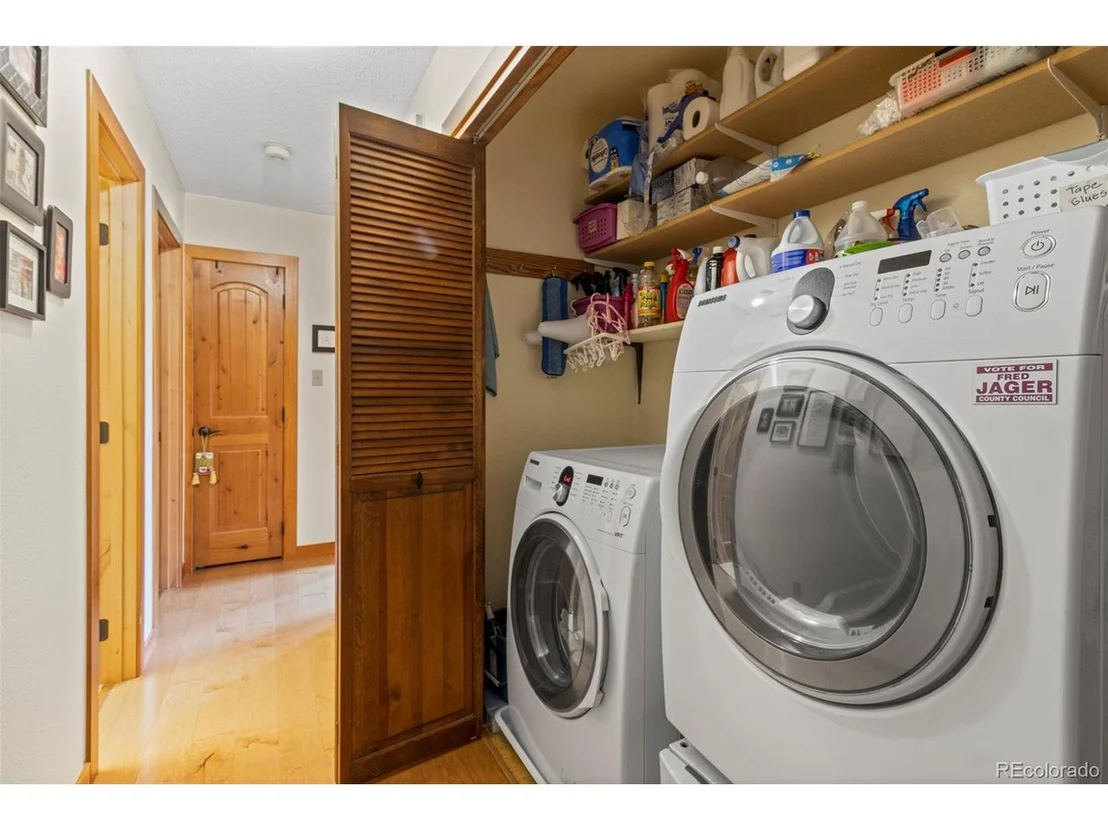 Photo of 326 W 9th St