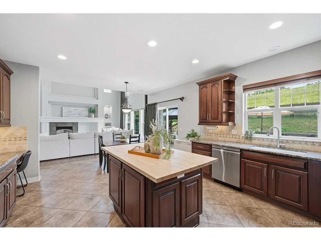 Photo of 2212 Ridgetrail Dr