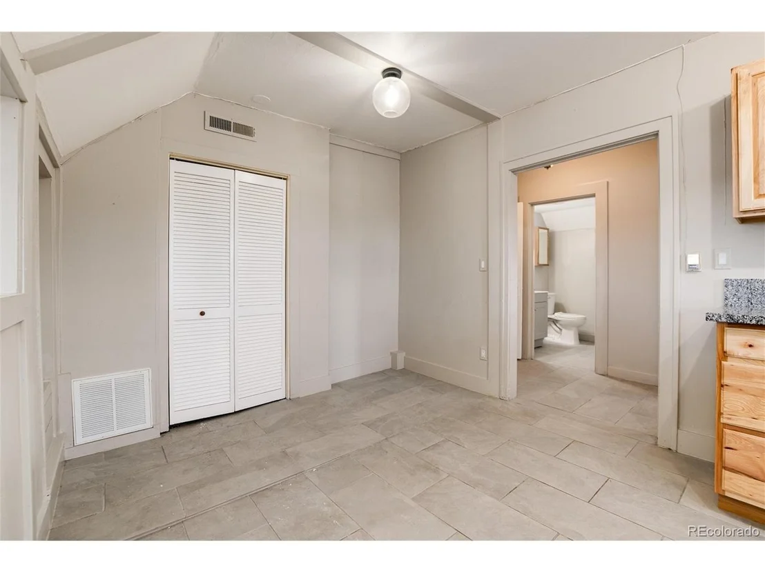 Photo of 550 Castello Ave