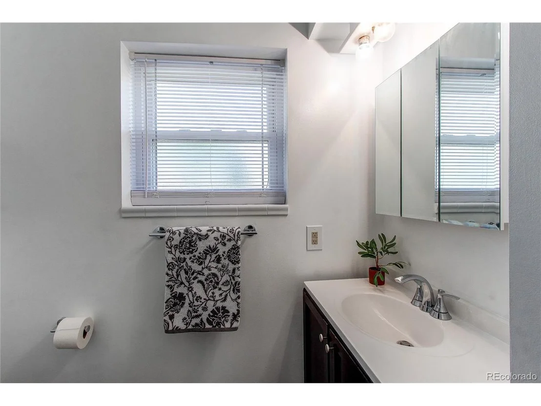 Photo of 2801 W 99th Cir