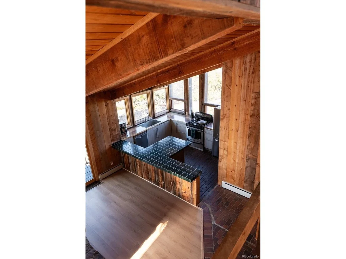 Photo of 90 Peakview Rd