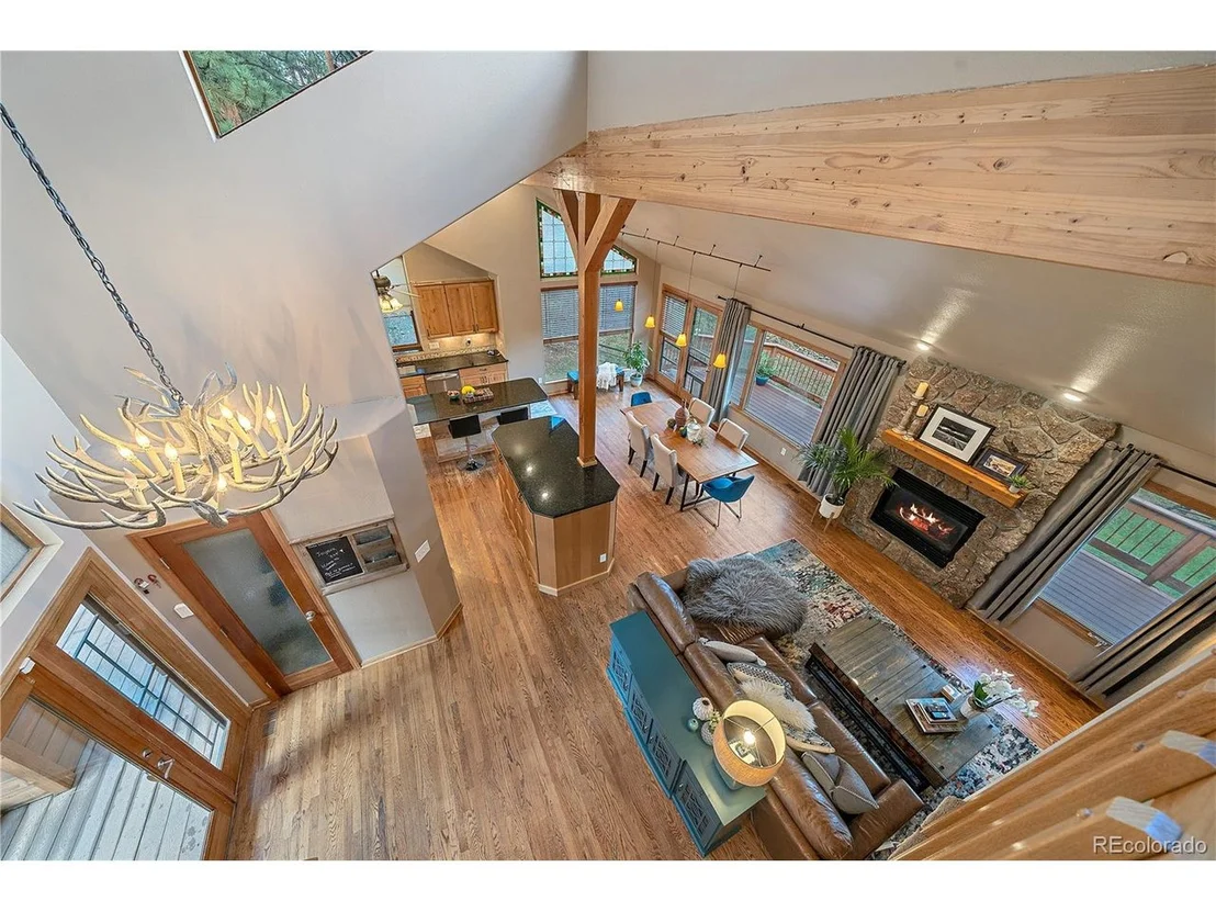 Photo of 28384 Kinnikinnick Rd