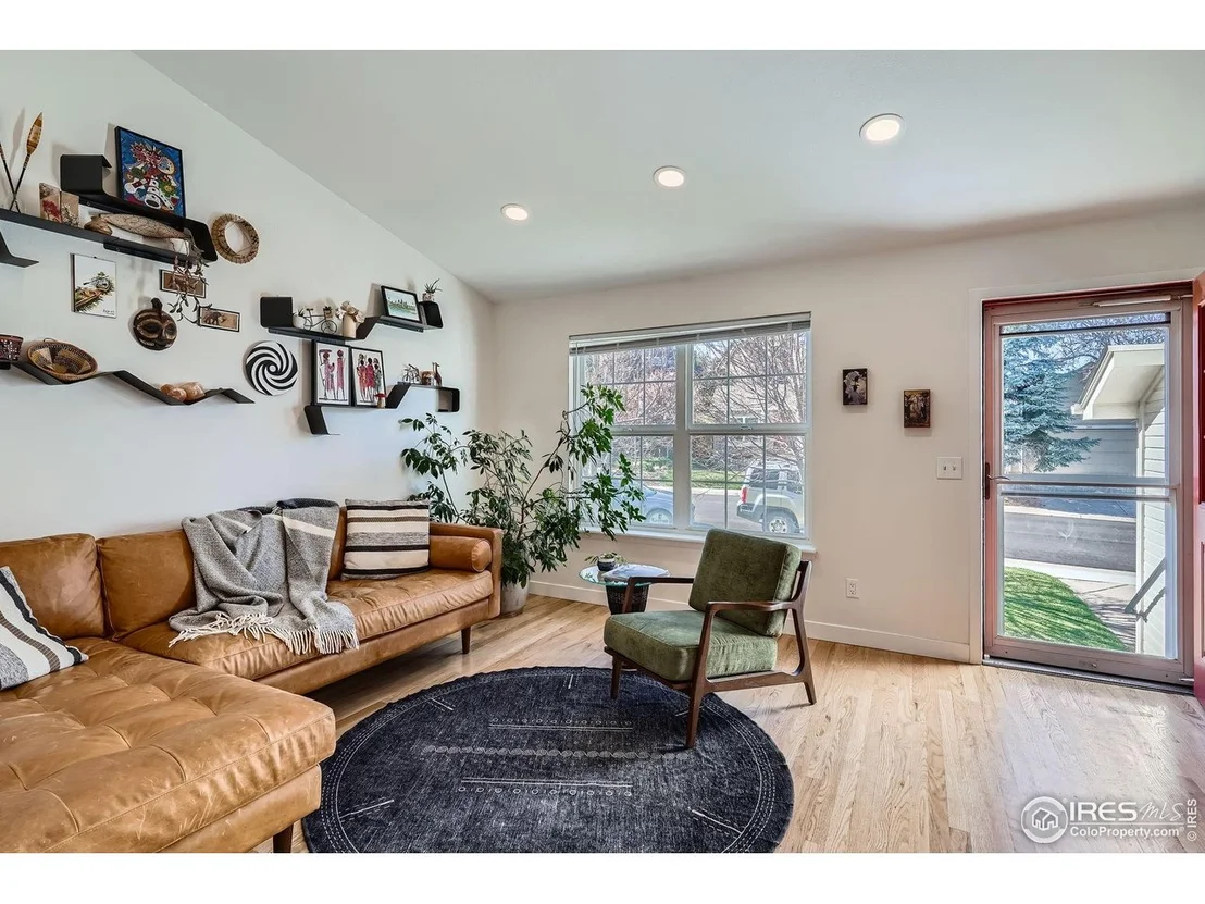 Photo of 348 Eisenhower Dr