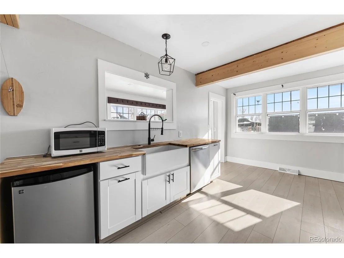 Photo of 404 S Range Ave