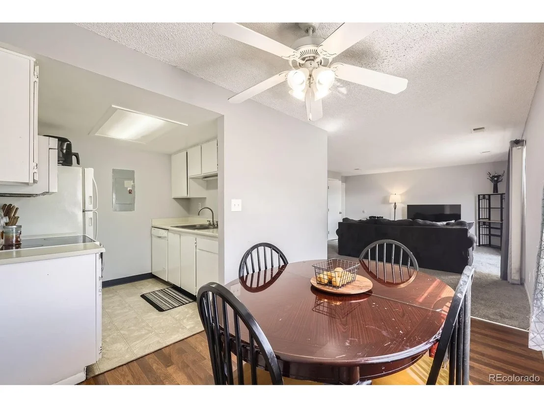 Photo of Unit 1008 at 2201 Sable Blvd
