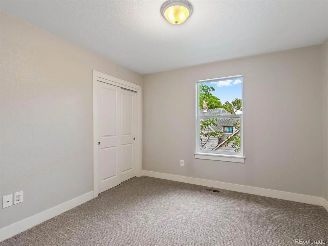 Photo of 3944 Lowell Blvd