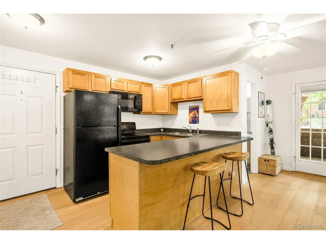 Photo of Unit 210 at 1405 Broadway