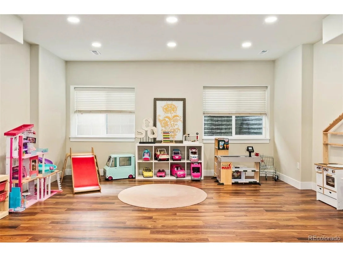 Photo of 244 Mt Harvard Ave