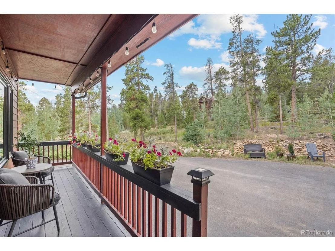 Photo of 424 W Dory Way