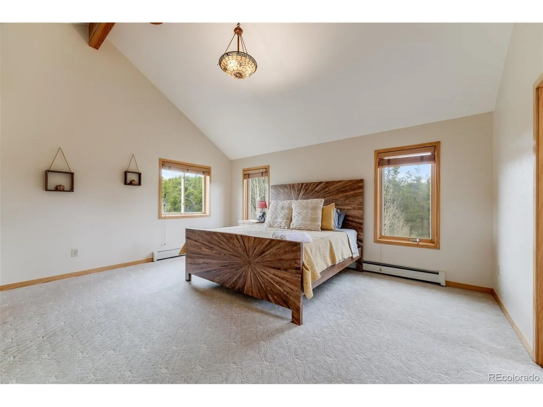 Photo of 1002 County Road 99