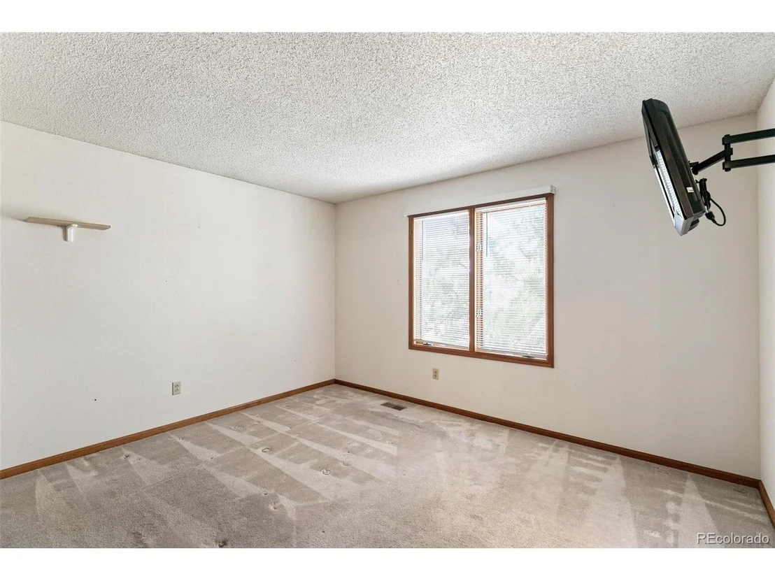 Photo of 7471 Rattlesnake Dr