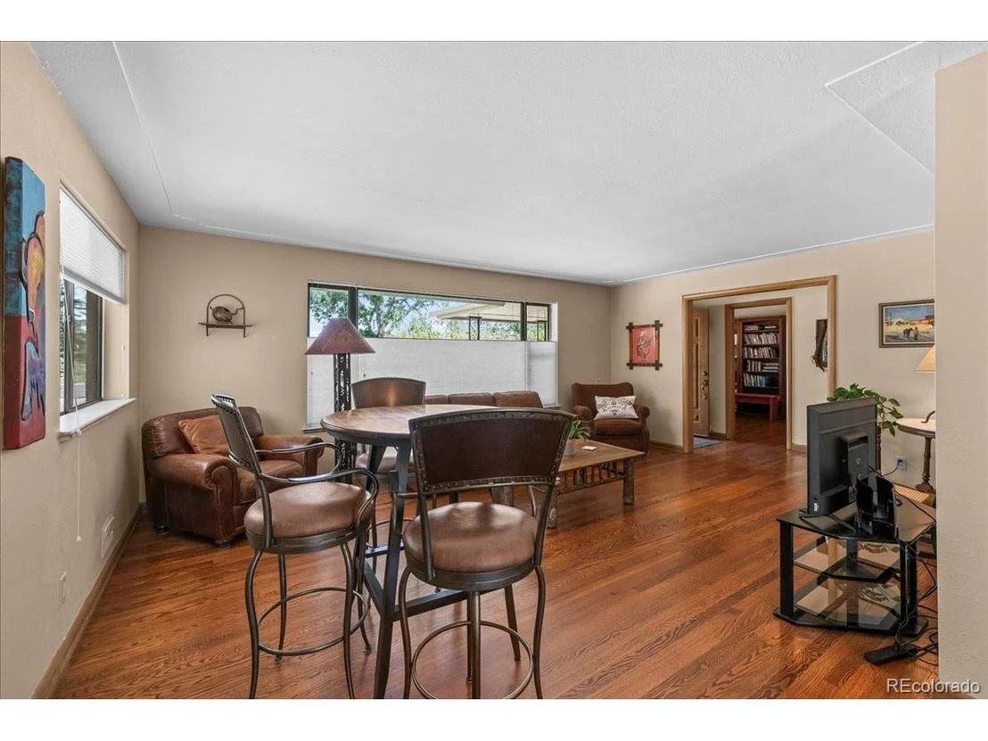 Photo of 40 Skyline Dr