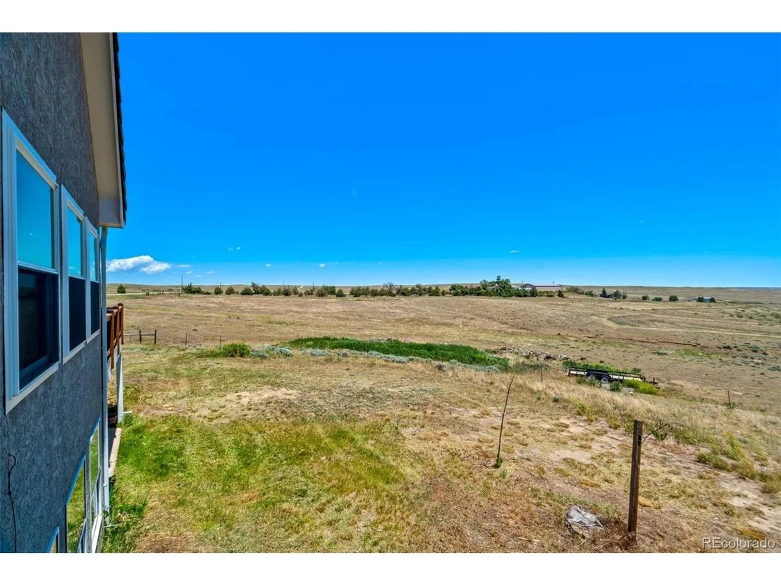 Photo of 18300 County Rd 105