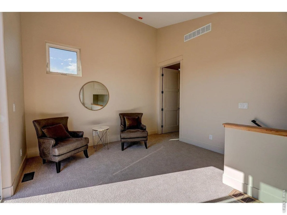 Photo of 1298 Burt Ave