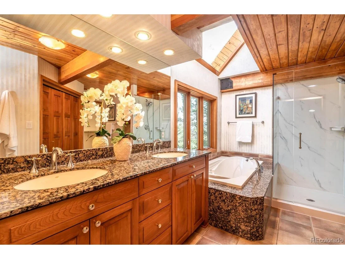 Photo of 2695 Linden Dr
