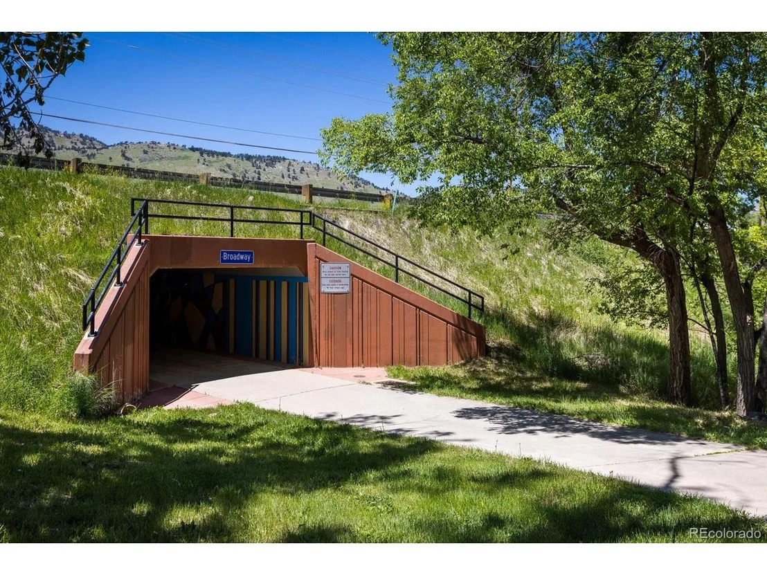 Photo of 4135 Riverside Ave