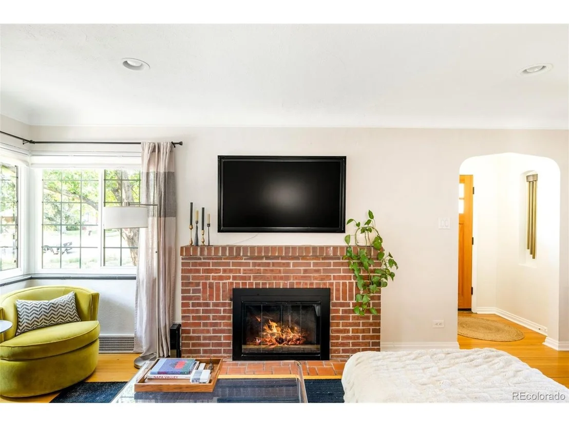 Photo of 2560 Locust St