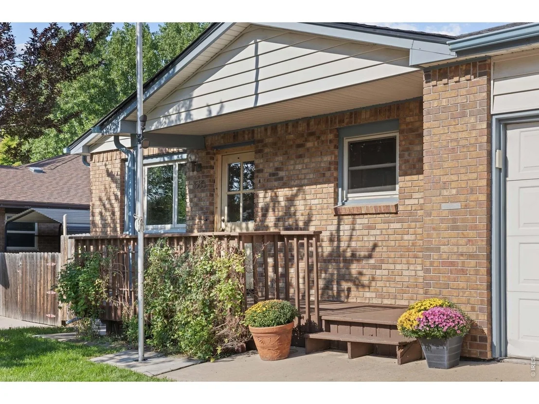 Photo of 1685 Geneva Cir