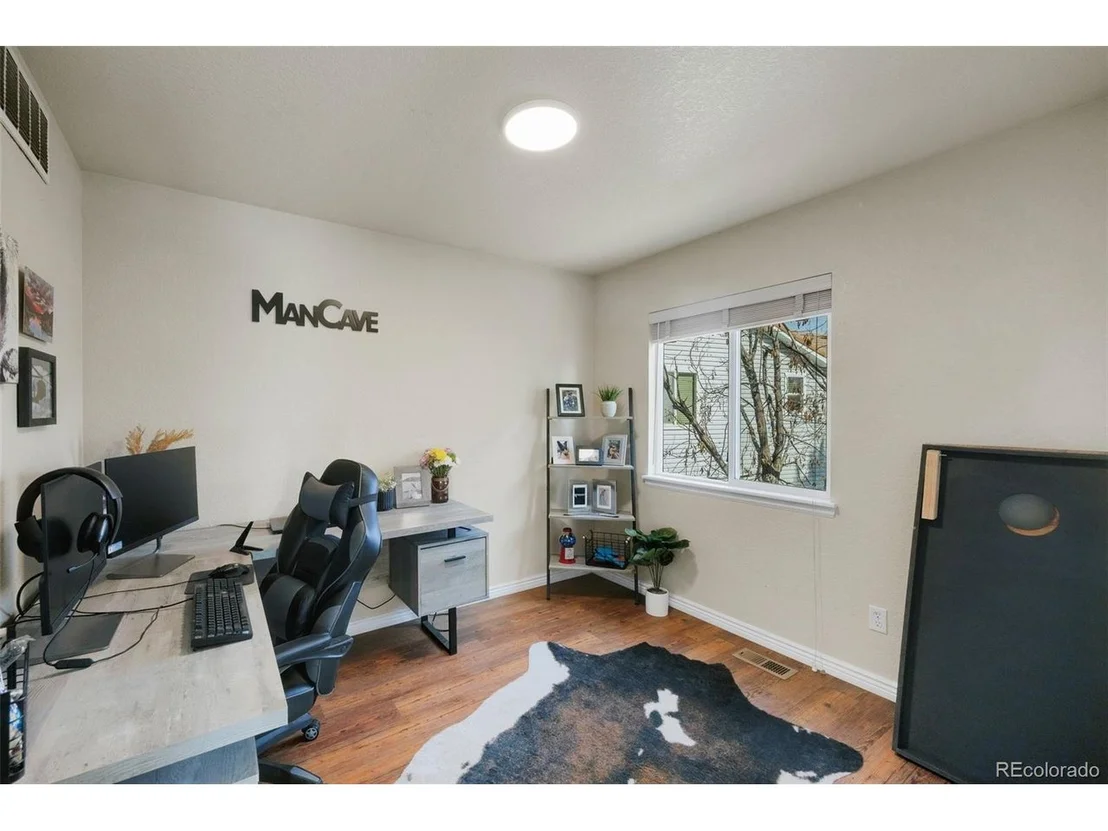 Photo of Unit 9 at 20000 Mitchell Pl
