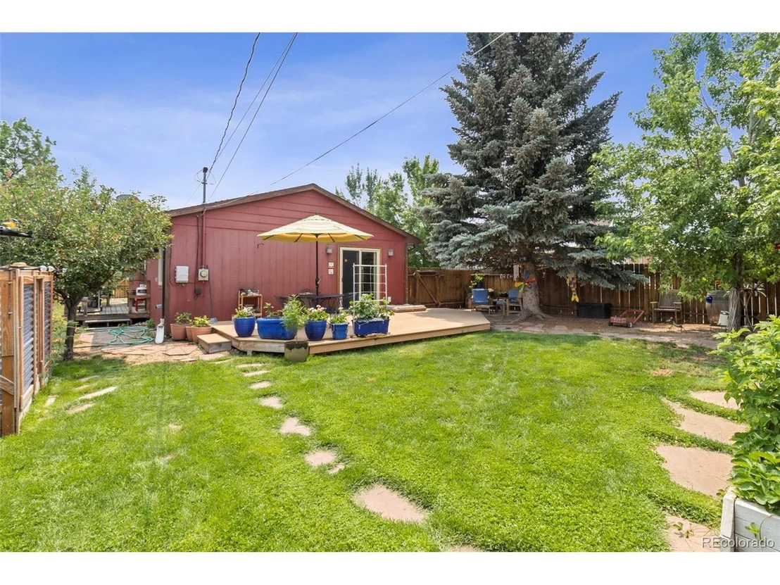 Photo of 326 W 9th St