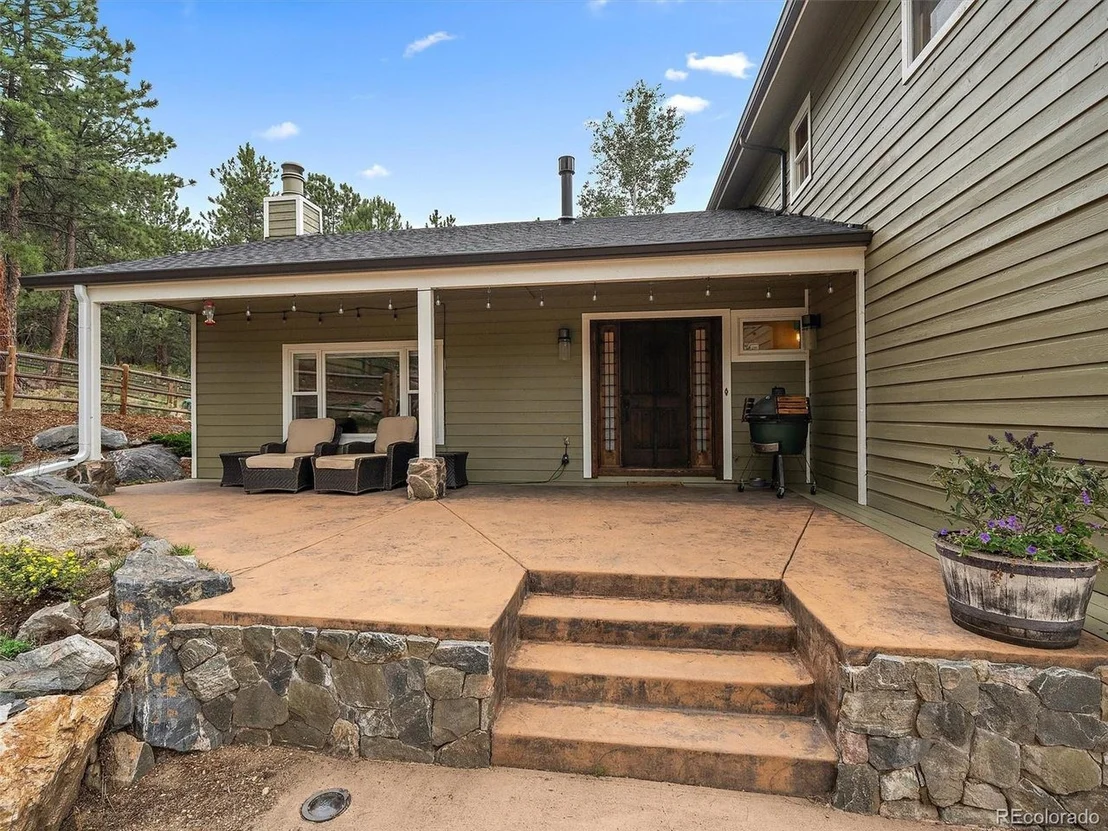 Photo of 2572 Aspen Spring Dr