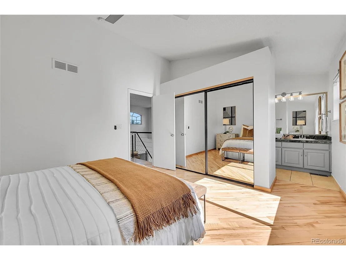 Photo of 8673 Cloverleaf Cir