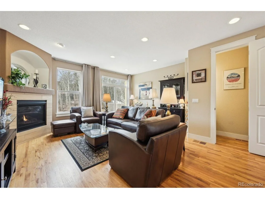 Photo of 873 Vernon Dr