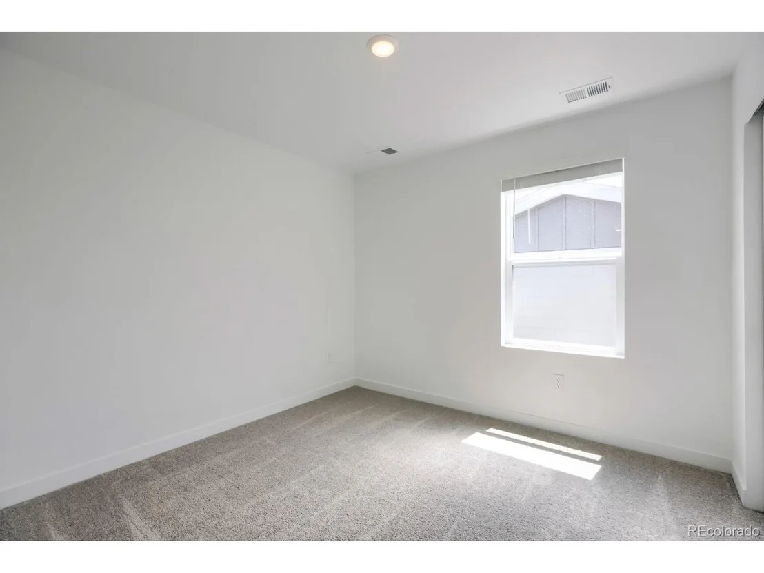 Photo of 1678 Drumming Dr