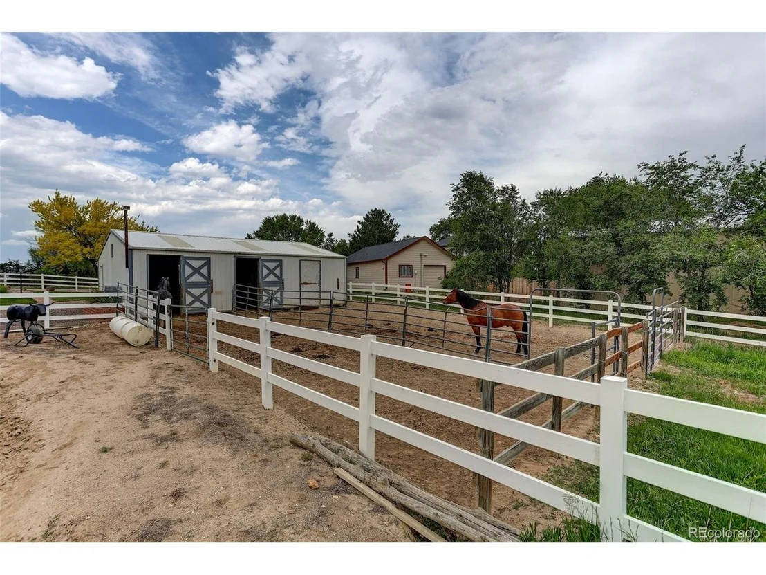 Photo of 4717 Foothills Dr