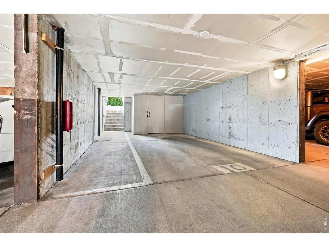 Photo of Unit 10 at 3025 Broadway St