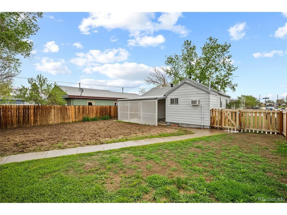 Photo of 7001 Grape St