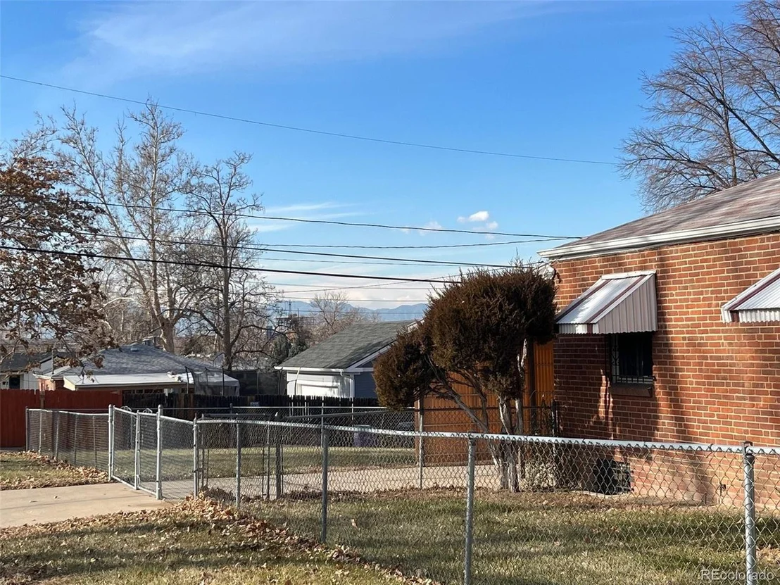 Photo of 3601 N Steele St