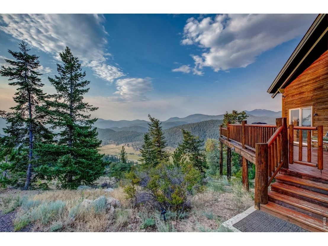 Photo of 301 Pine Tree Dr