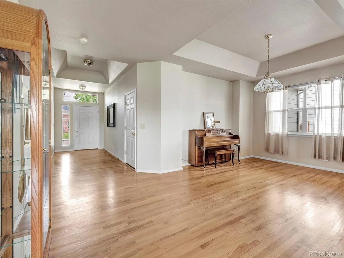 Photo of 658 Clarendon Dr