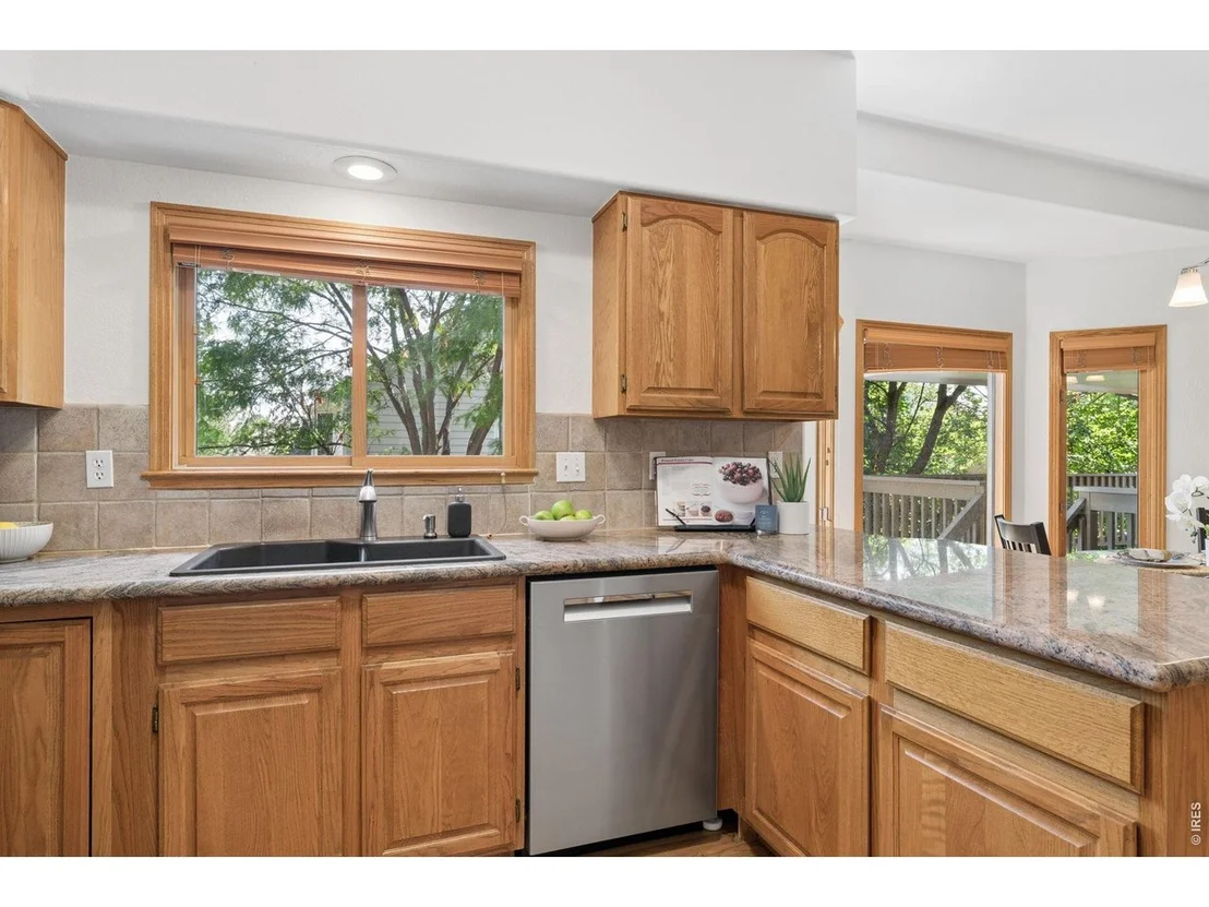 Photo of 2413 Willow Ln