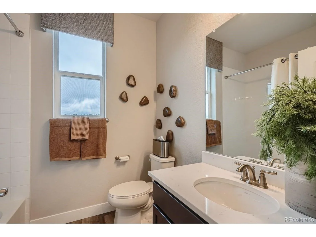Photo of 1370 Bloom St