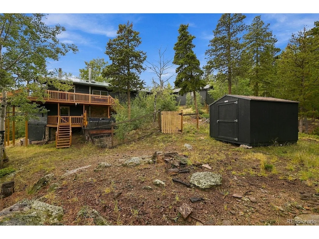 Photo of 889 Lodgepole Dr