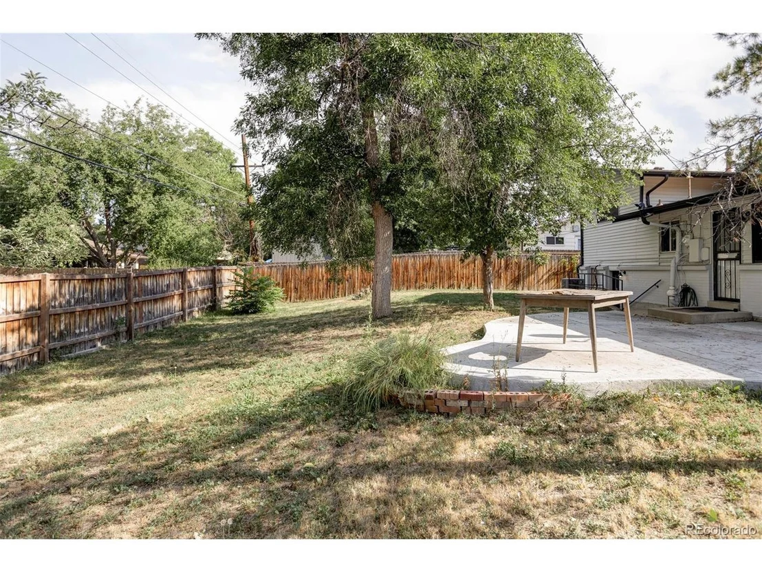 Photo of 6563 Iris St