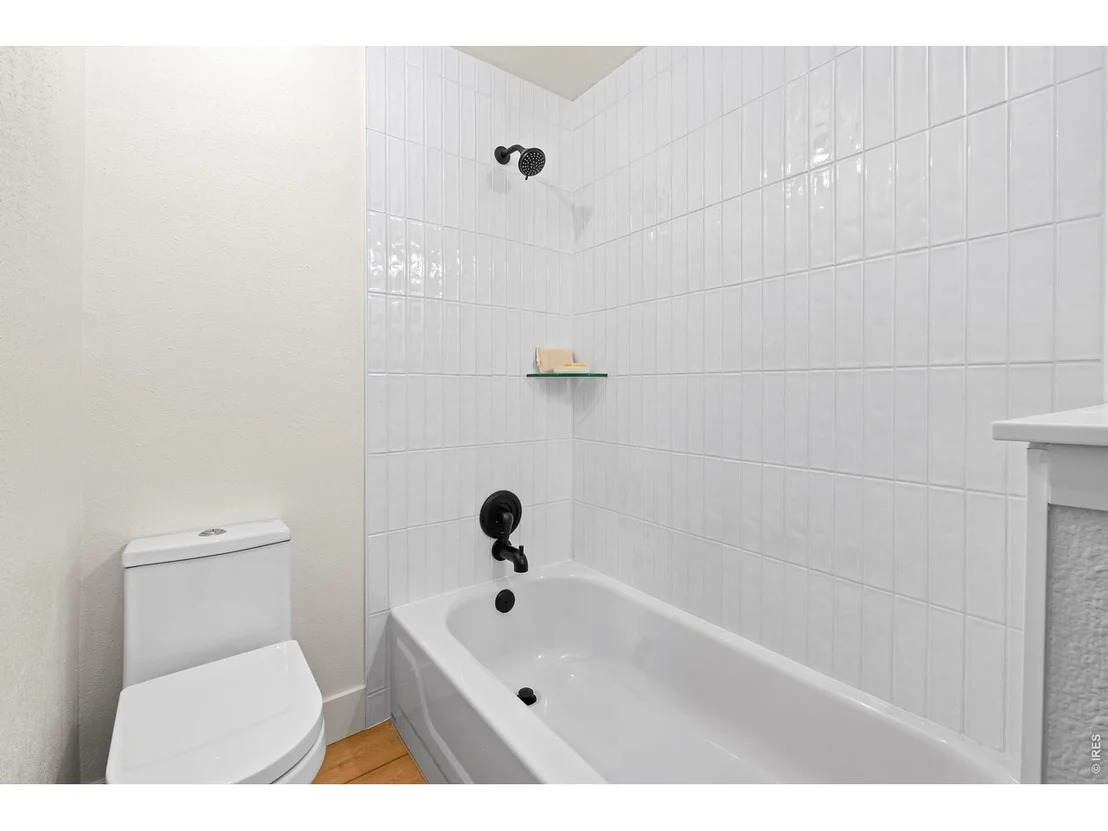 Photo of 104 Oak St