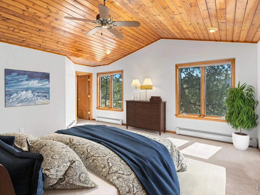 Photo of 650 Summit Dr