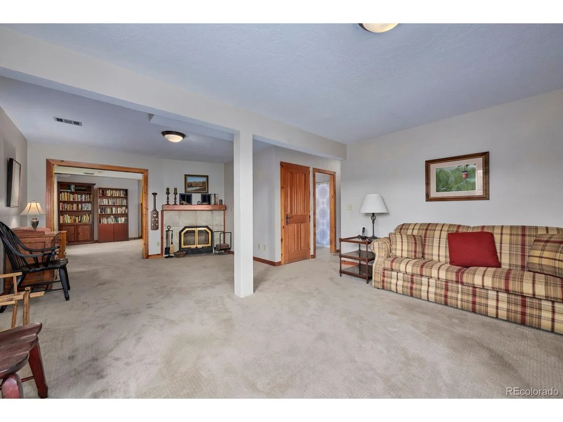 Photo of 2847 Ridge