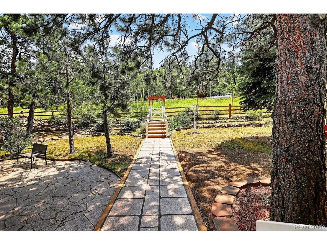 Photo of 1539 Bluebird Dr