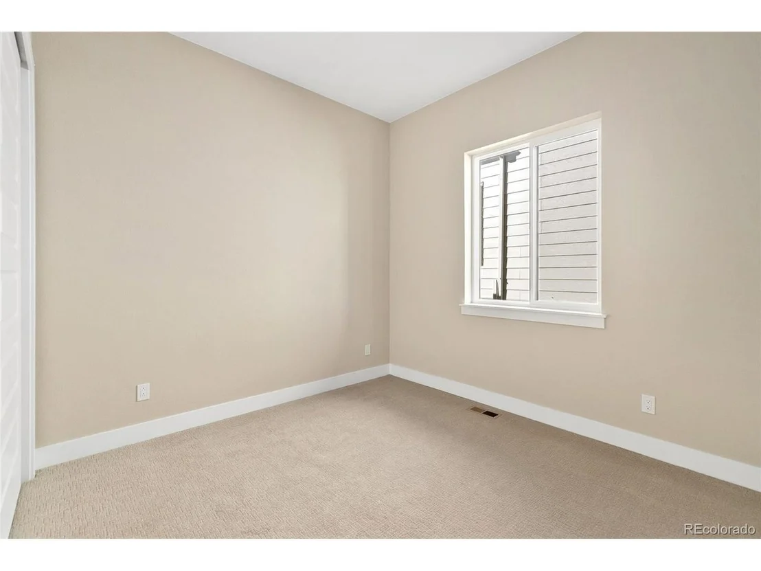 Photo of 1858 Vista Valley Dr