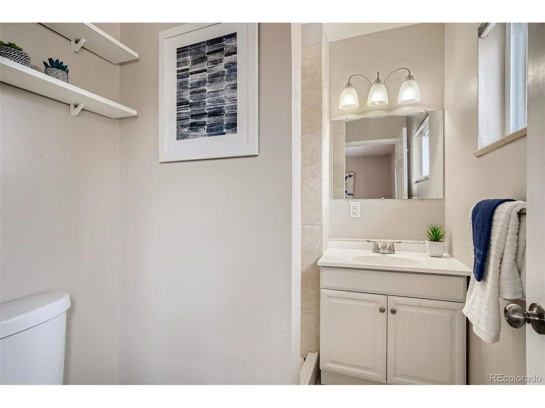 Photo of 6371 Iris Ct
