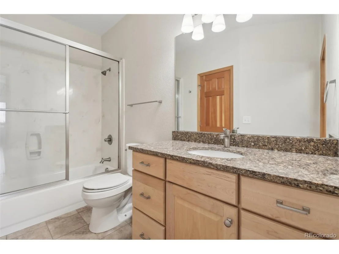 Photo of 722 Elm Cir