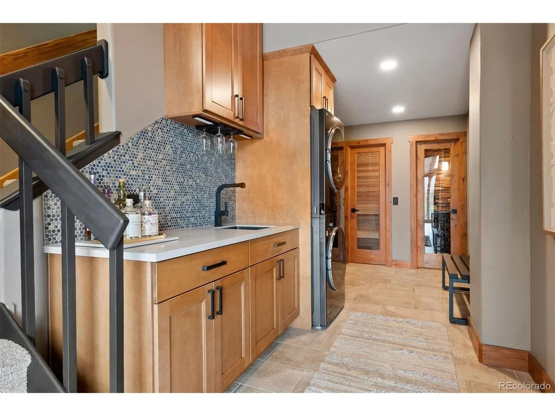 Photo of 187 Marion Dr