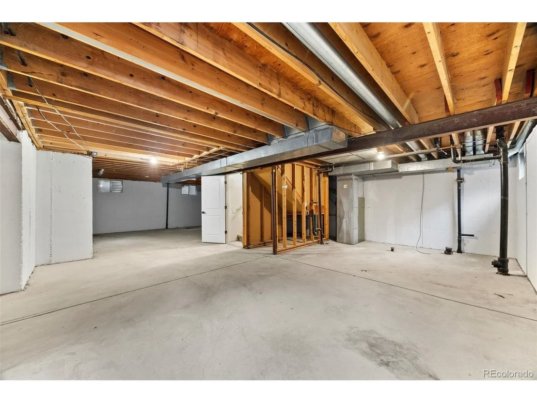 Photo of 8162 Field Cir