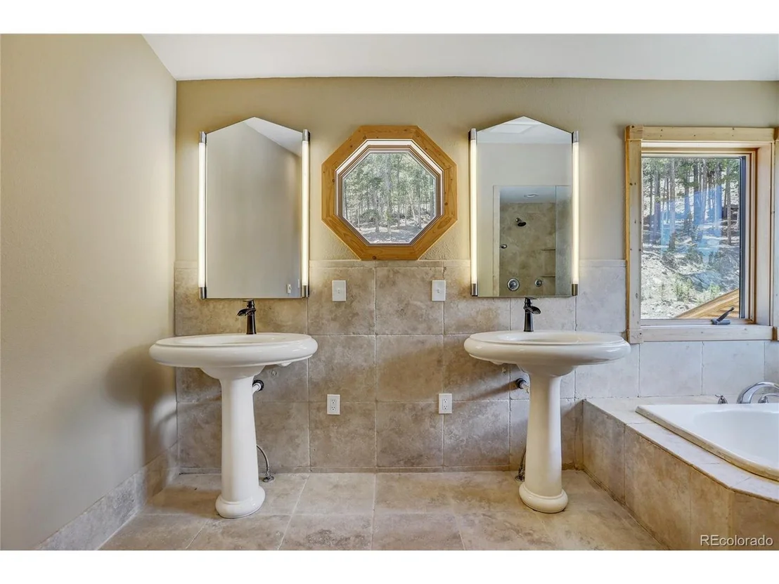 Photo of 449 Squaw Mountain Trl
