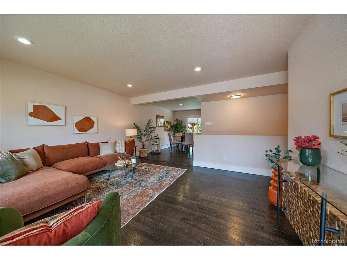 Photo of 6026 Iris Way