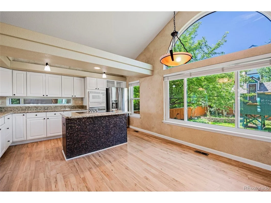 Photo of 6846 Edgewood Way